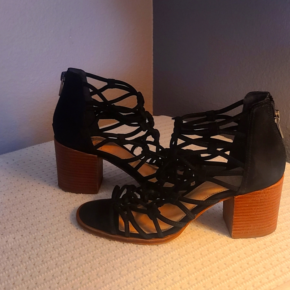 VINCE CAMUTO Ariah Strappy Sandal Heels